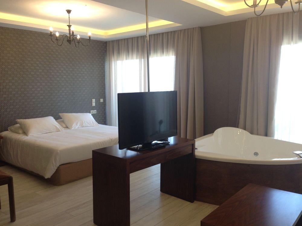 Hotel Elegance Luxury Executive - Adults Only Tragaki